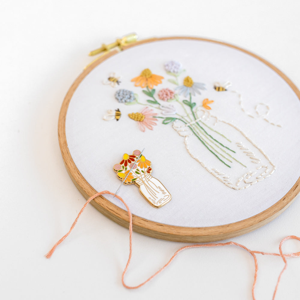 Floral Jar Magnetic Needle Minder